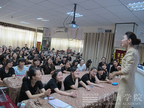 首脑学校龙华校区招聘会