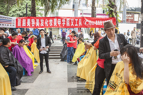 首脑学院南山校区义工现场