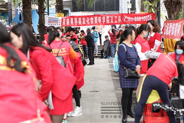 南山校区义工现场